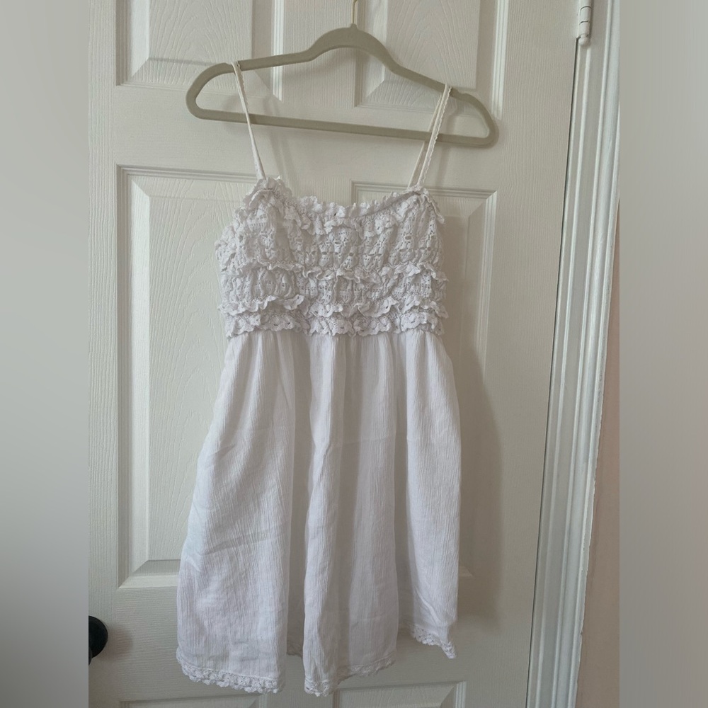Great condition American Eagle white lace lined spaghetti strap sundress